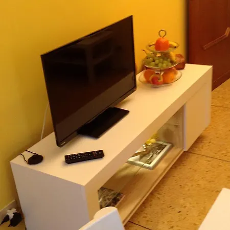 太阳屋公寓 *